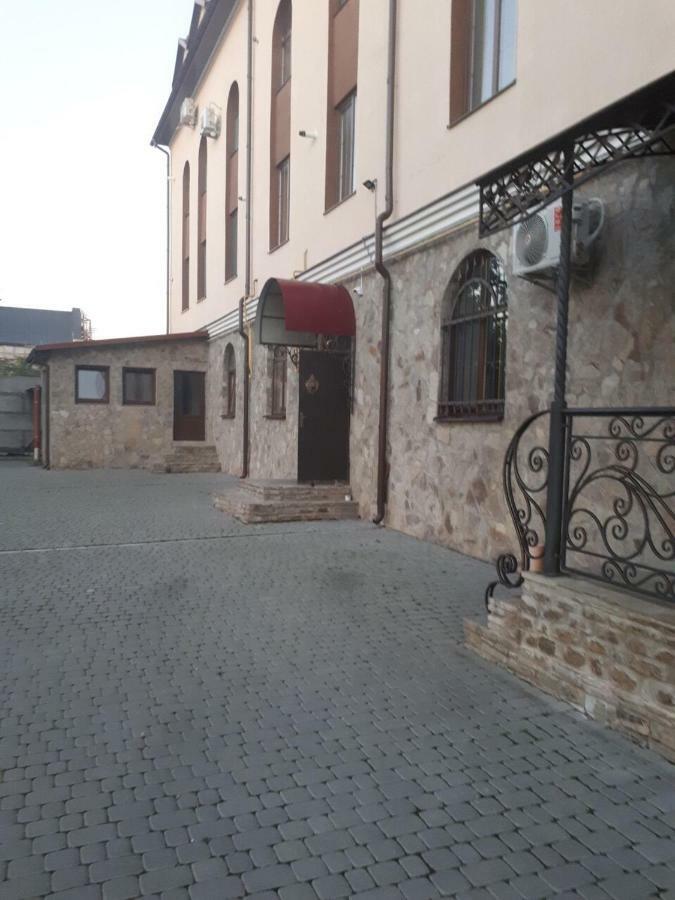 Апартаменты На Старобульварной Kamianets-Podilskyi Exterior photo